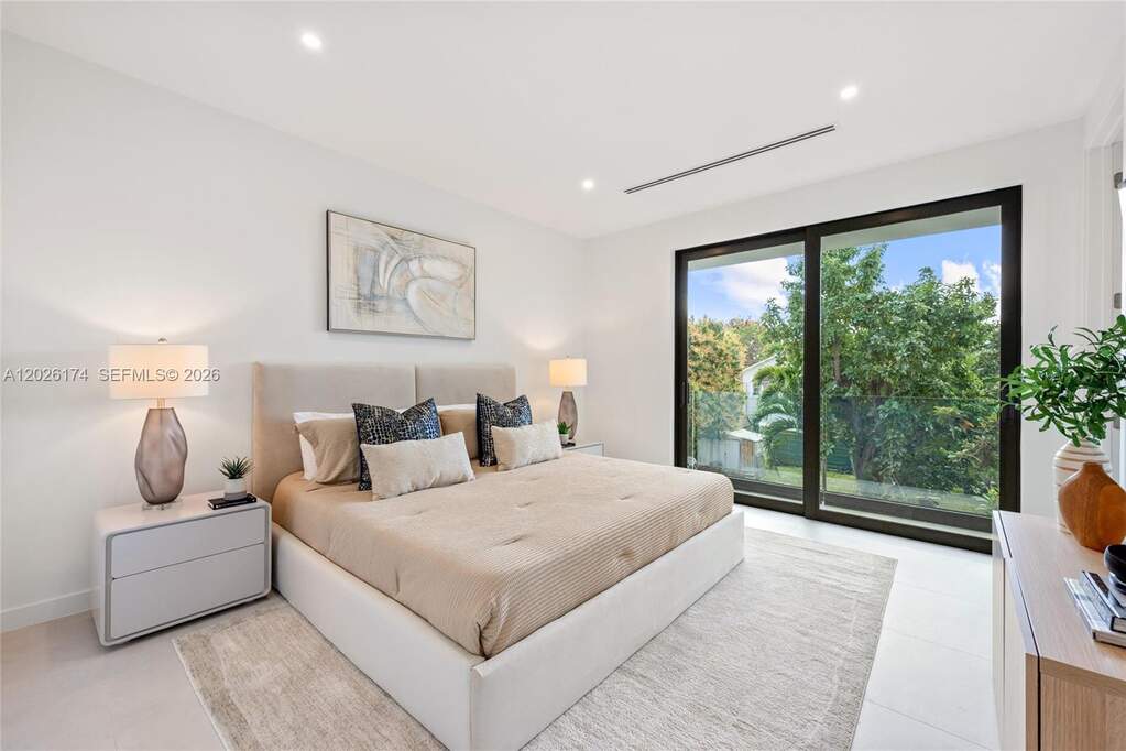 3 Bedroom Villa/Townhouse's Image 8