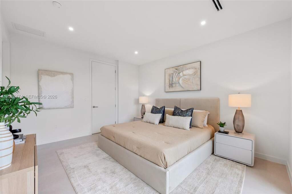 3 Bedroom Villa/Townhouse's Image 9