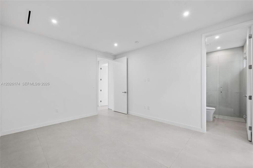 3 Bedroom Villa/Townhouse's Image 12