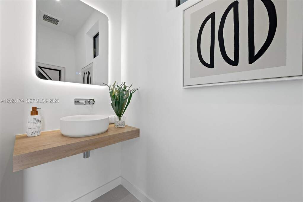 3 Bedroom Villa/Townhouse's Image 17