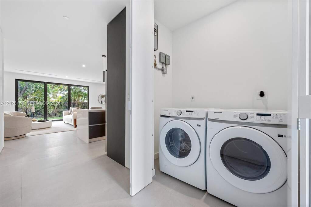 3 Bedroom Villa/Townhouse's Image 19