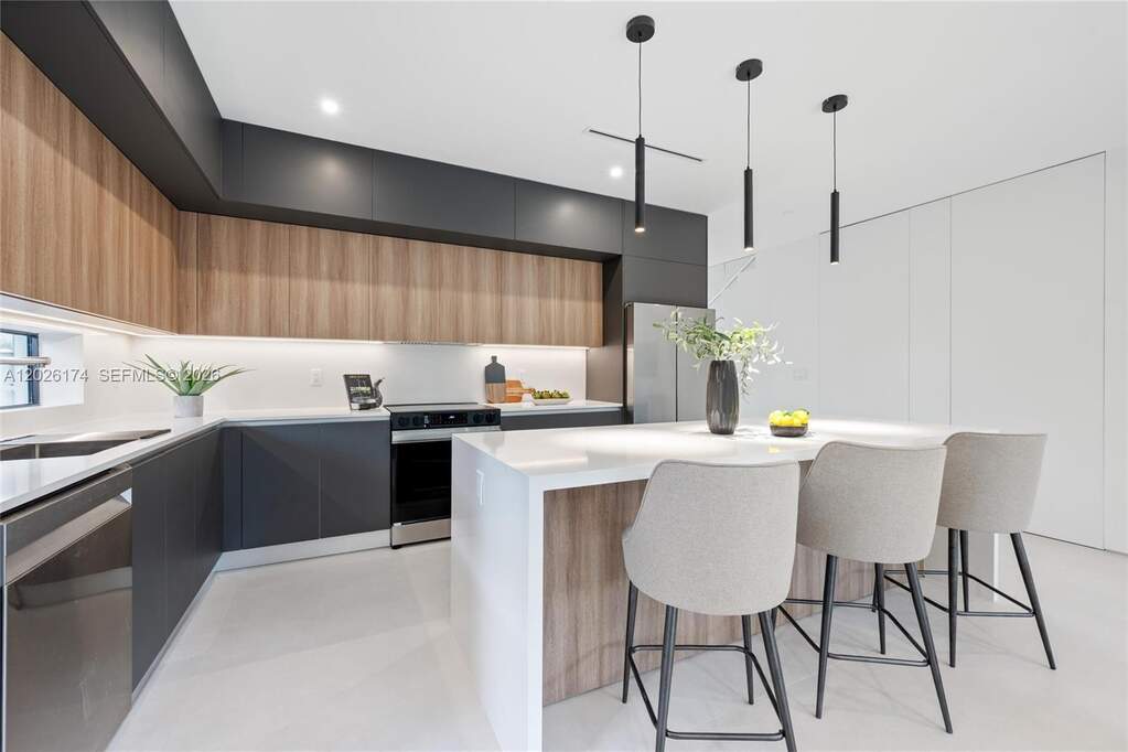 3 Bedroom Villa/Townhouse's Image 3