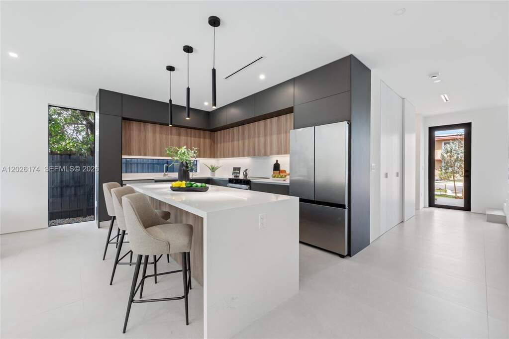 3 Bedroom Villa/Townhouse's Image 4