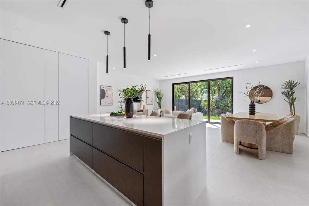 3 Bedroom Villa/Townhouse's Image 5