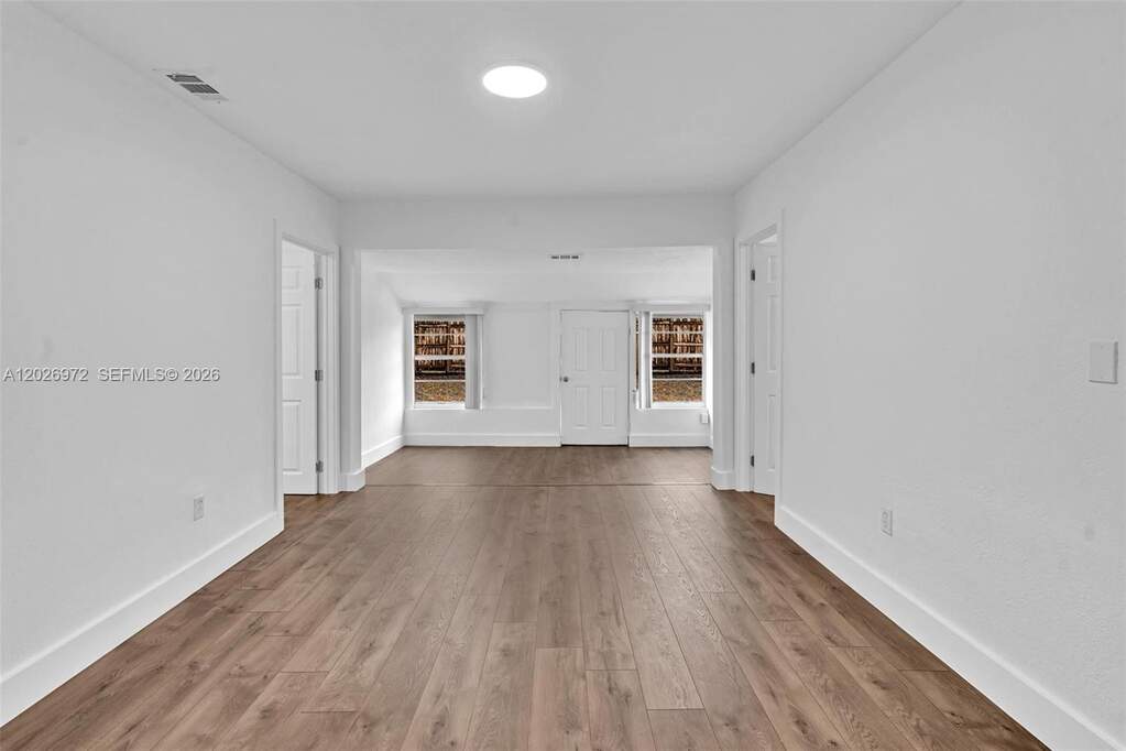 3 Bedroom Single Family Home/House's Image 8