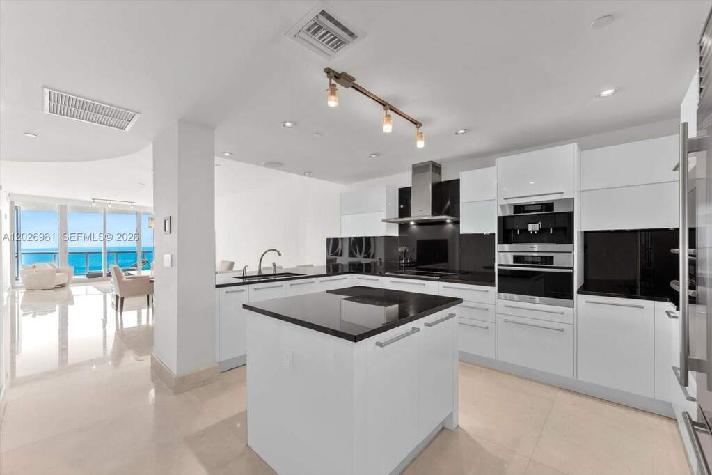 3 Bedroom Apartment/Flat's Image 10
