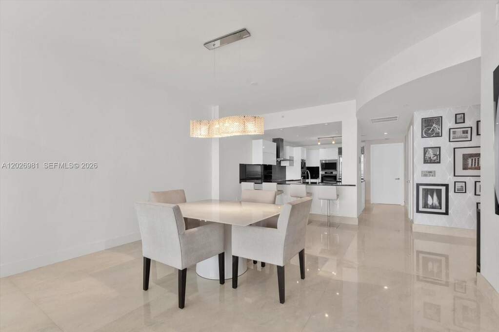 3 Bedroom Apartment/Flat's Image 13