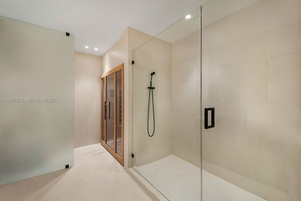 2 Bedroom Apartment/Flat's Image 14