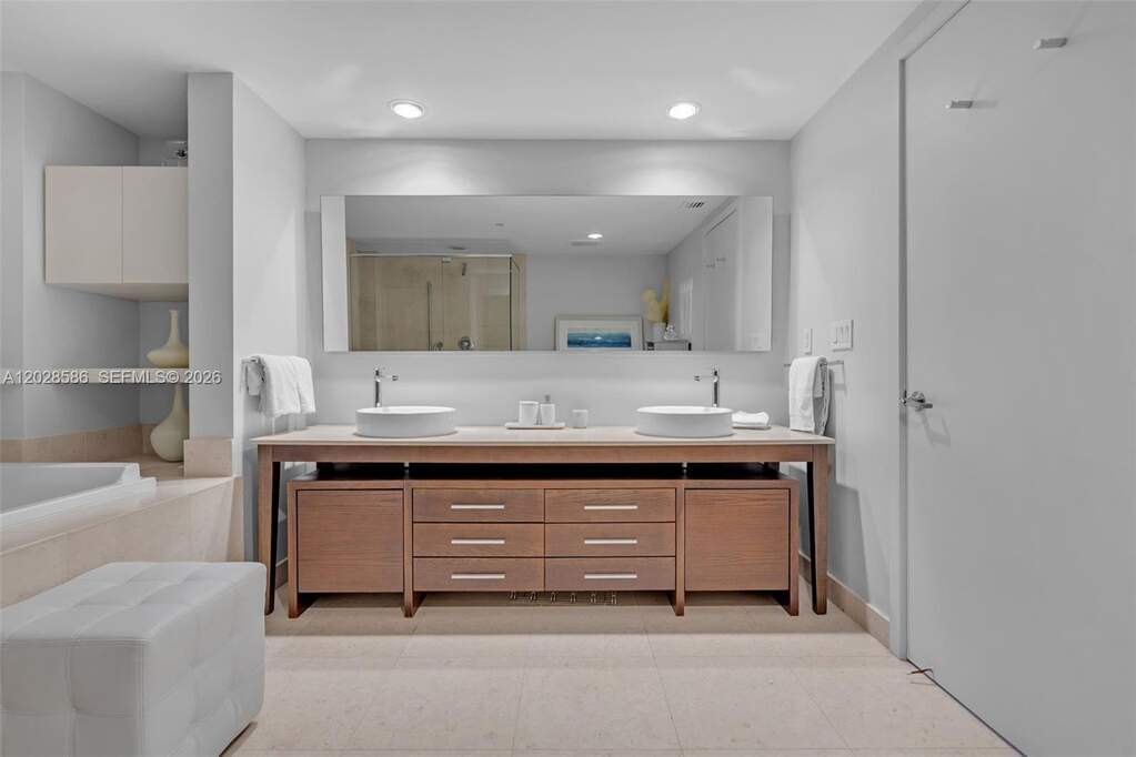 2 Bedroom Apartment/Flat's Image 16