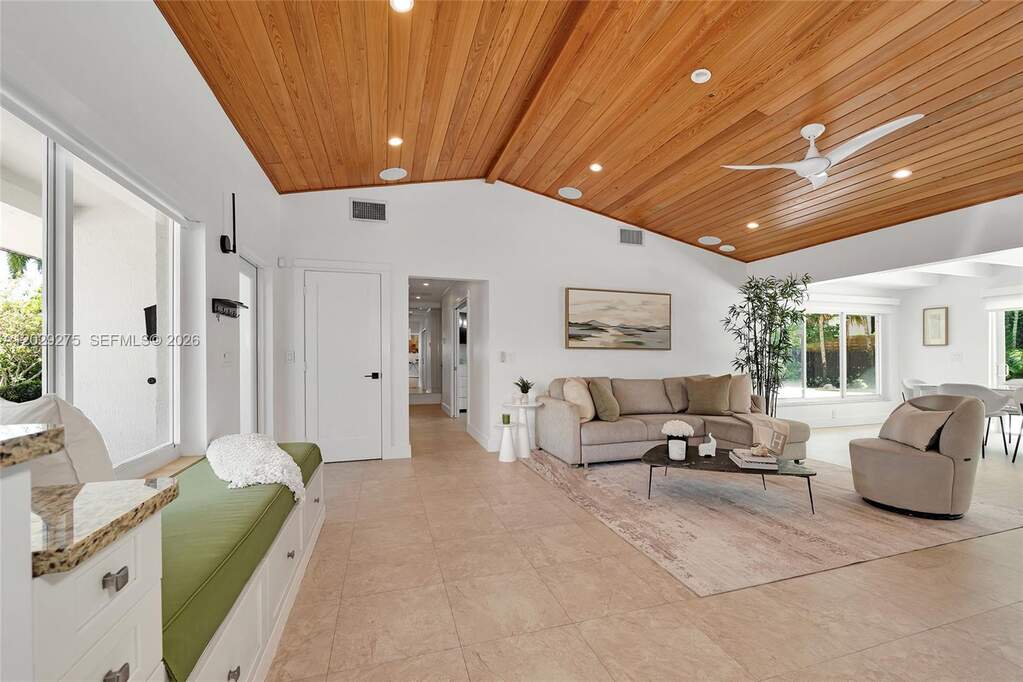 3 Bedroom Single Family Home/House's Image 11