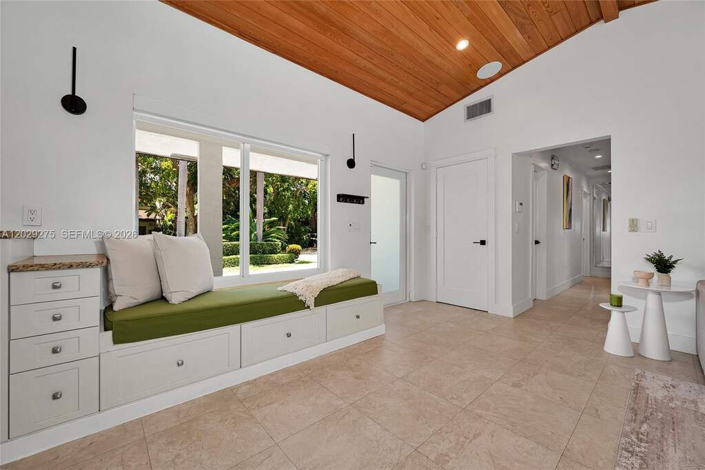 3 Bedroom Single Family Home/House's Image 12