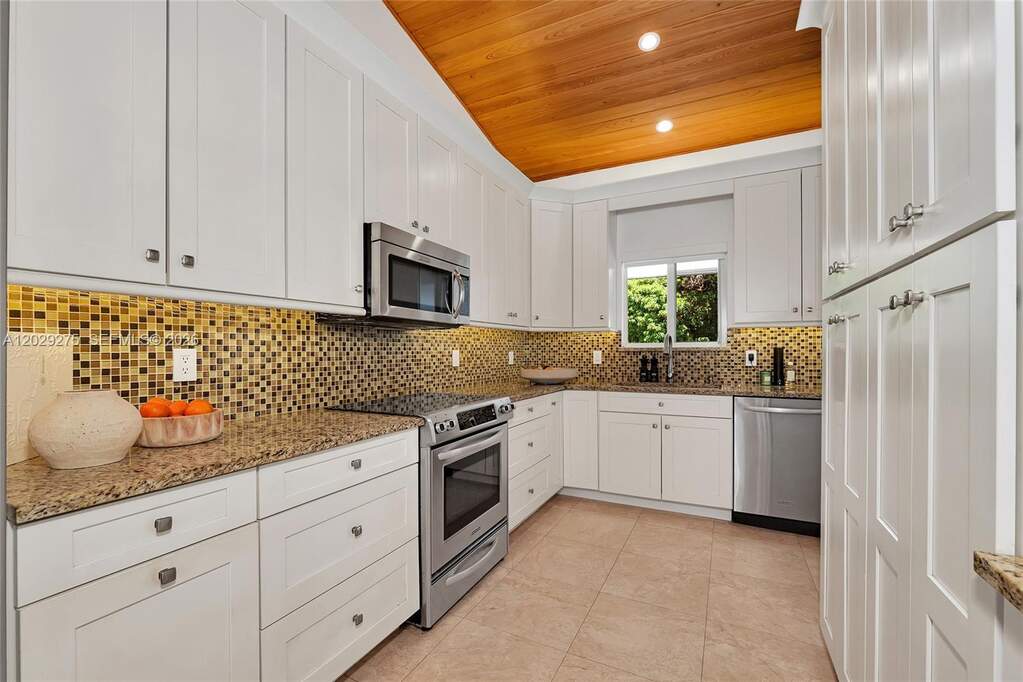 3 Bedroom Single Family Home/House's Image 20