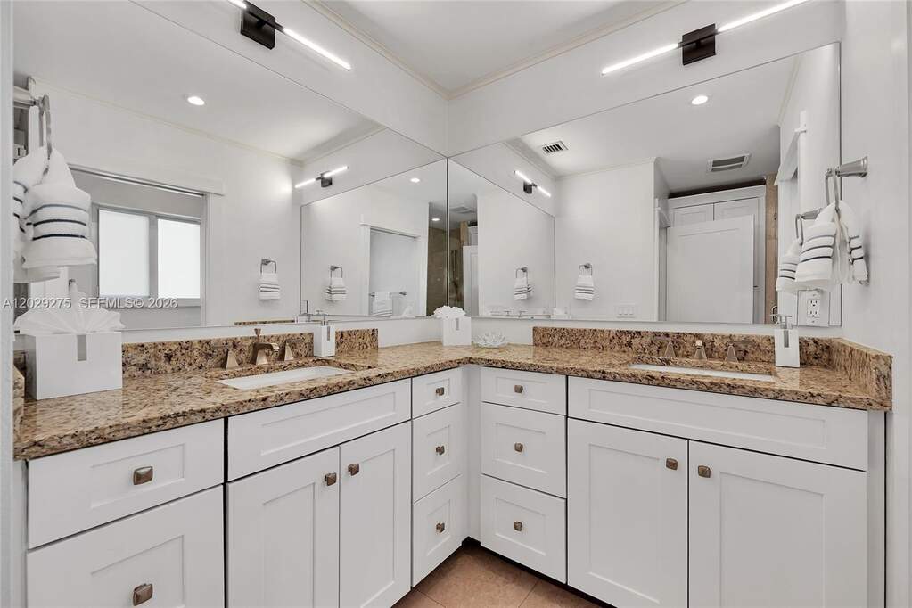 3 Bedroom Single Family Home/House's Image 35