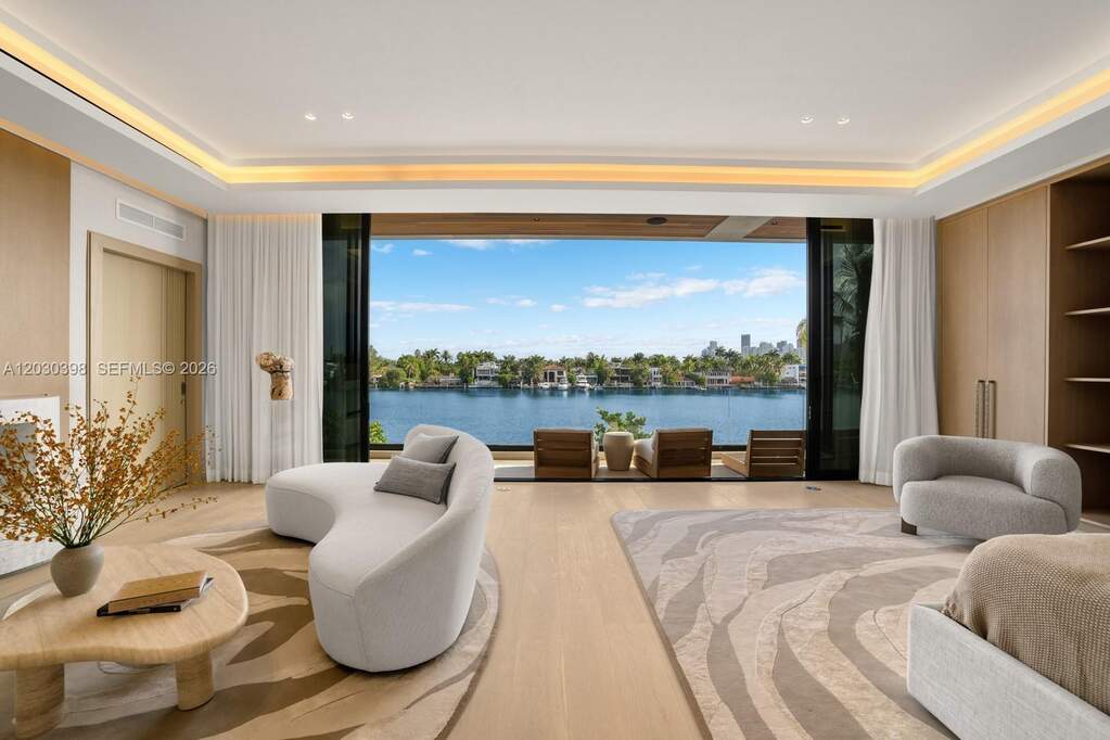 7 Bedroom Single Family Home/House's Image 45