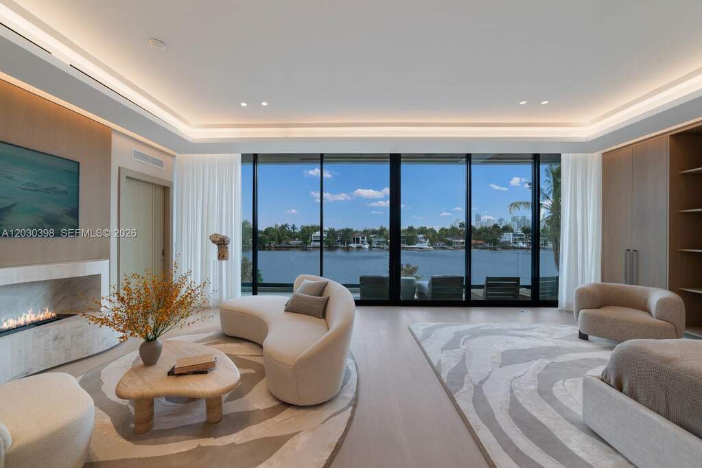 7 Bedroom Single Family Home/House's Image 46