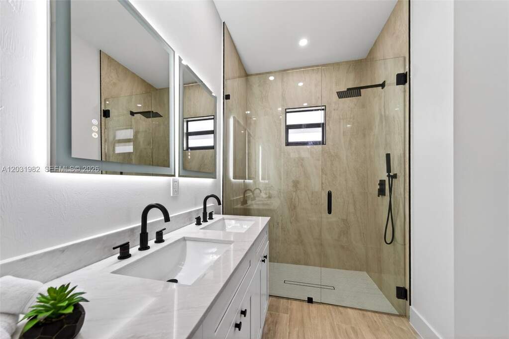 3 Bedroom Single Family Home/House's Image 18