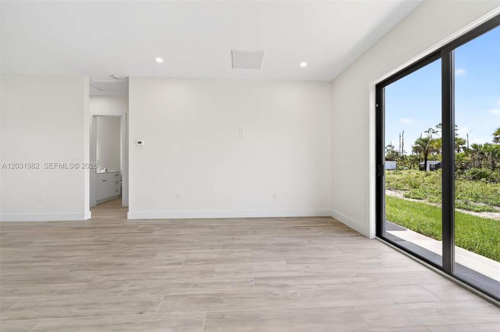 3 Bedroom Single Family Home/House's Image 22