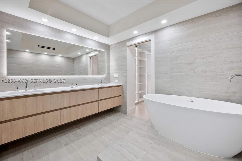 2 Bedroom Apartment/Flat's Image 22