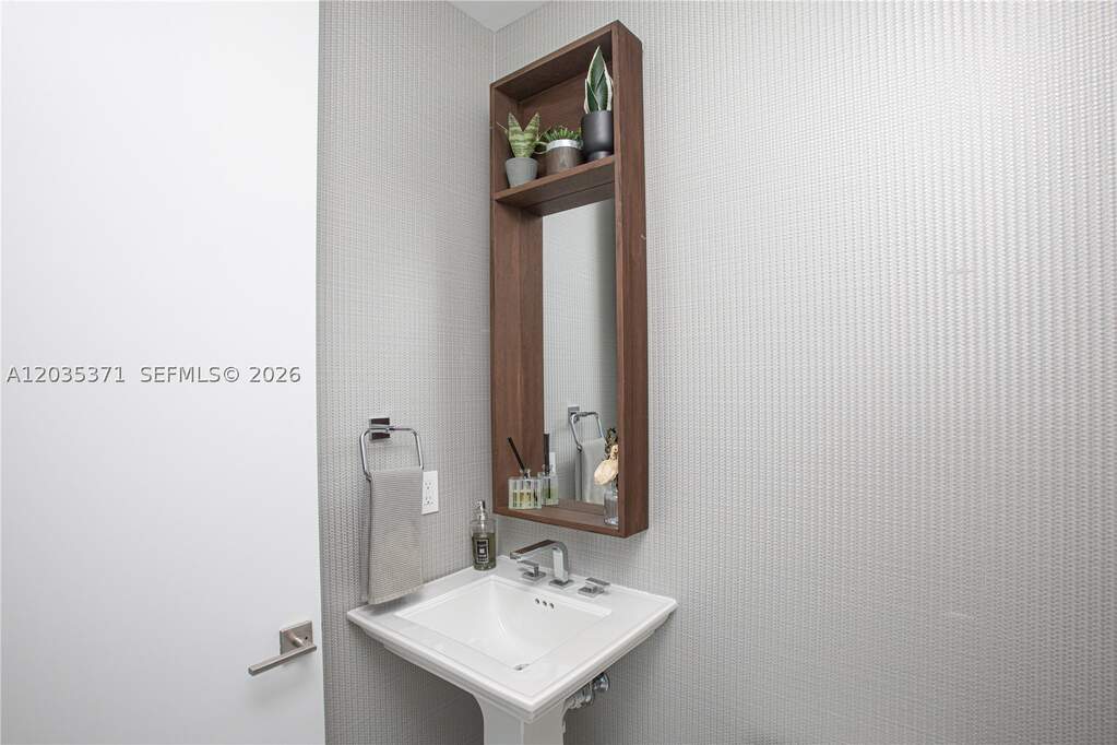 4 Bedroom Apartment/Flat's Image 3