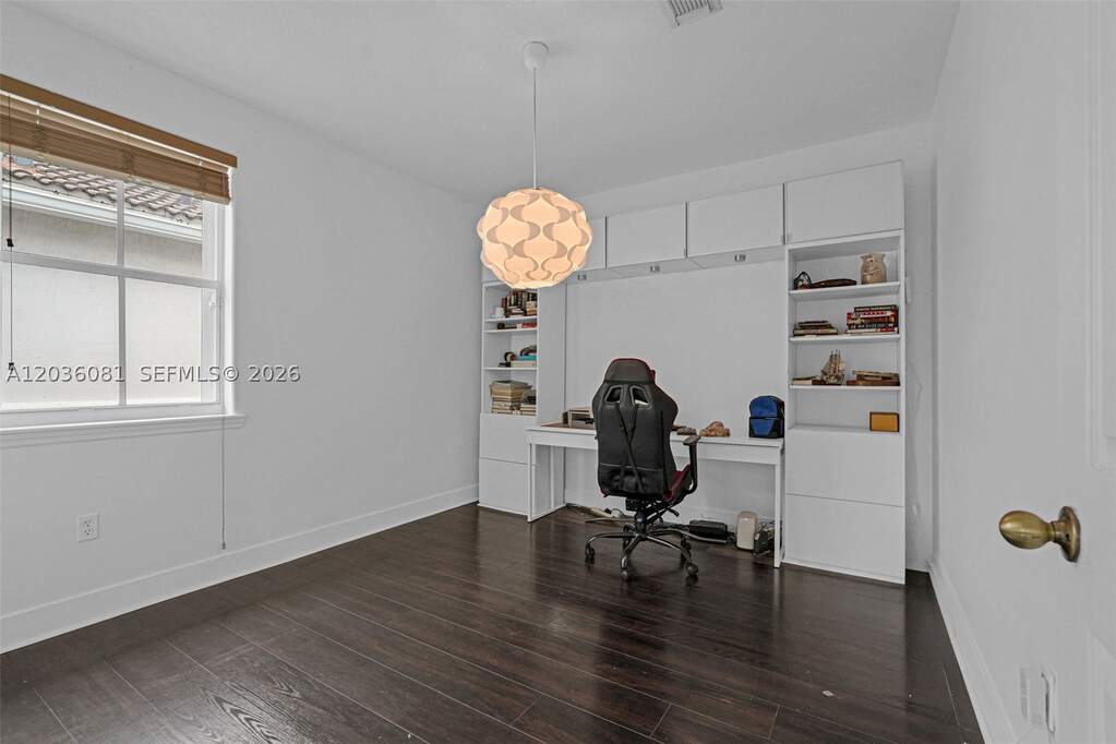 4 Bedroom Single Family Home/House's Image 22