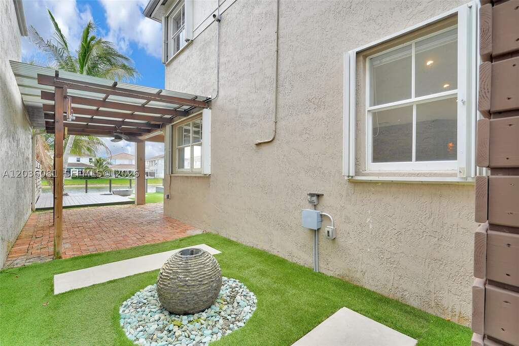 4 Bedroom Single Family Home/House's Image 32