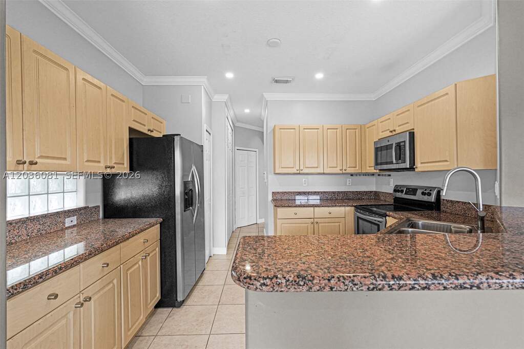 4 Bedroom Single Family Home/House's Image 6