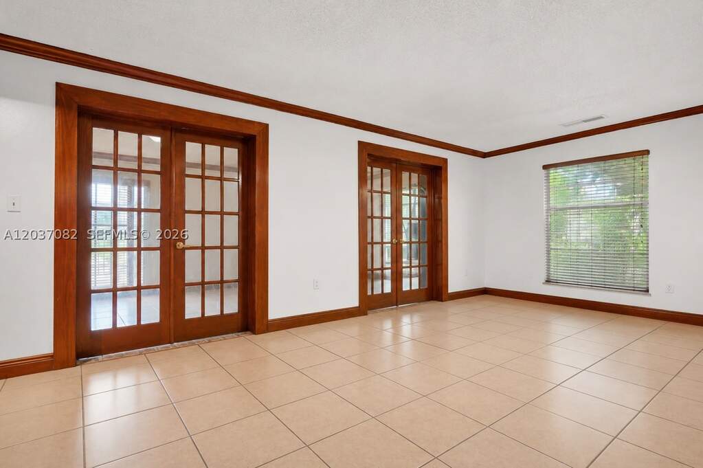 4 Bedroom Single Family Home/House's Image 8