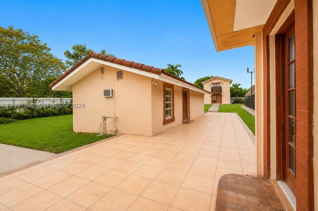 4 Bedroom Single Family Home/House's Image 12