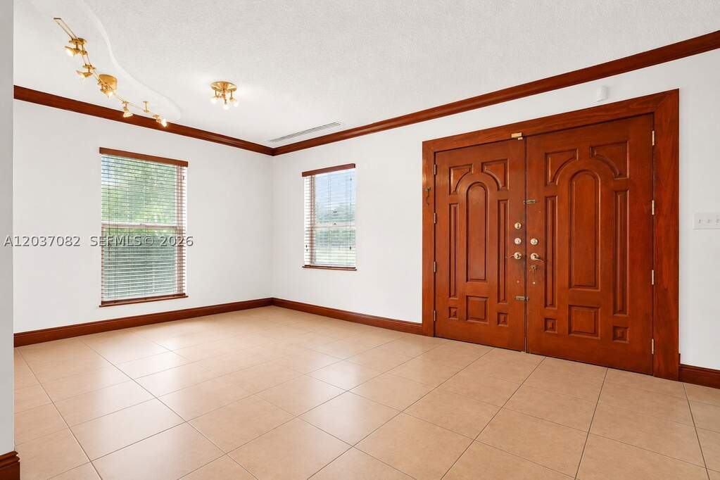 4 Bedroom Single Family Home/House's Image 4