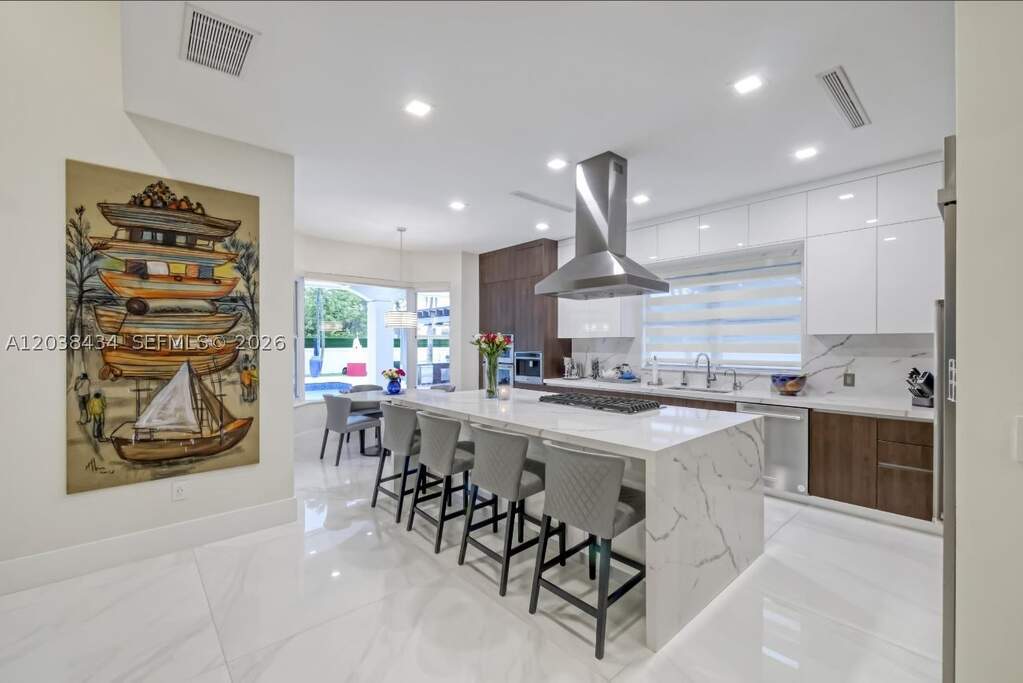 4 Bedroom Single Family Home/House's Image 14