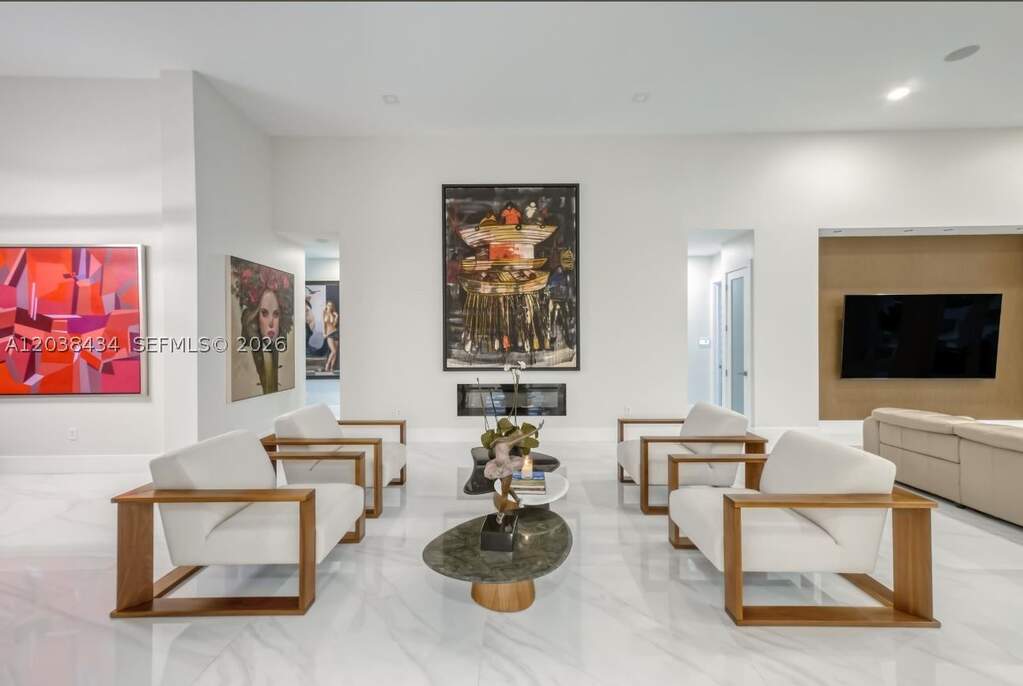 4 Bedroom Single Family Home/House's Image 5