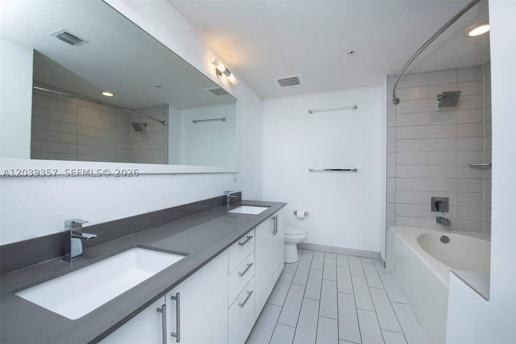 2 Bedroom Apartment/Flat's Image 12