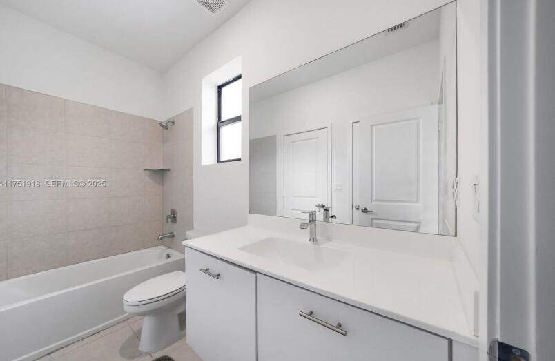 5 Bedroom Single Family Home/House's Image 17