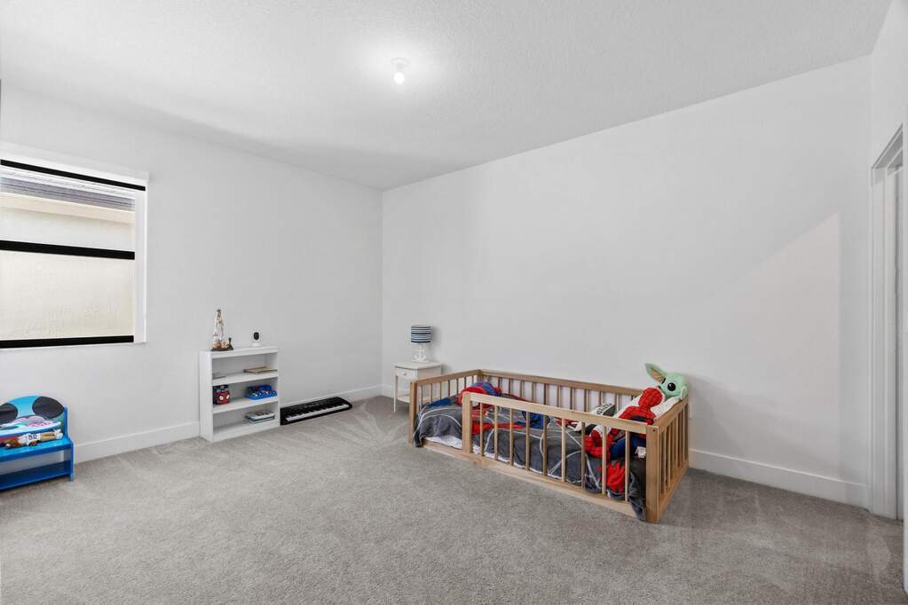 5 Bedroom Single Family Home/House's Image 27
