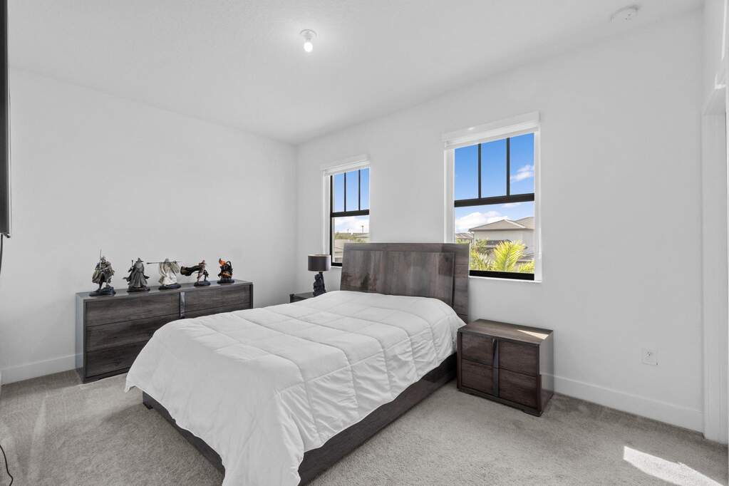 5 Bedroom Single Family Home/House's Image 29