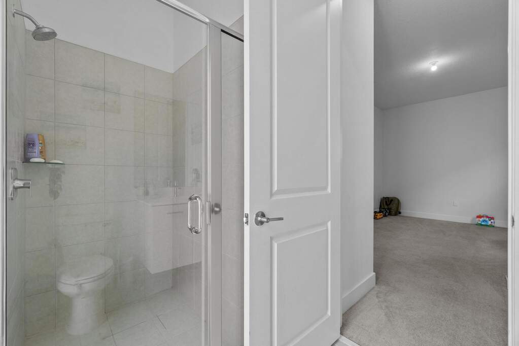 5 Bedroom Single Family Home/House's Image 34