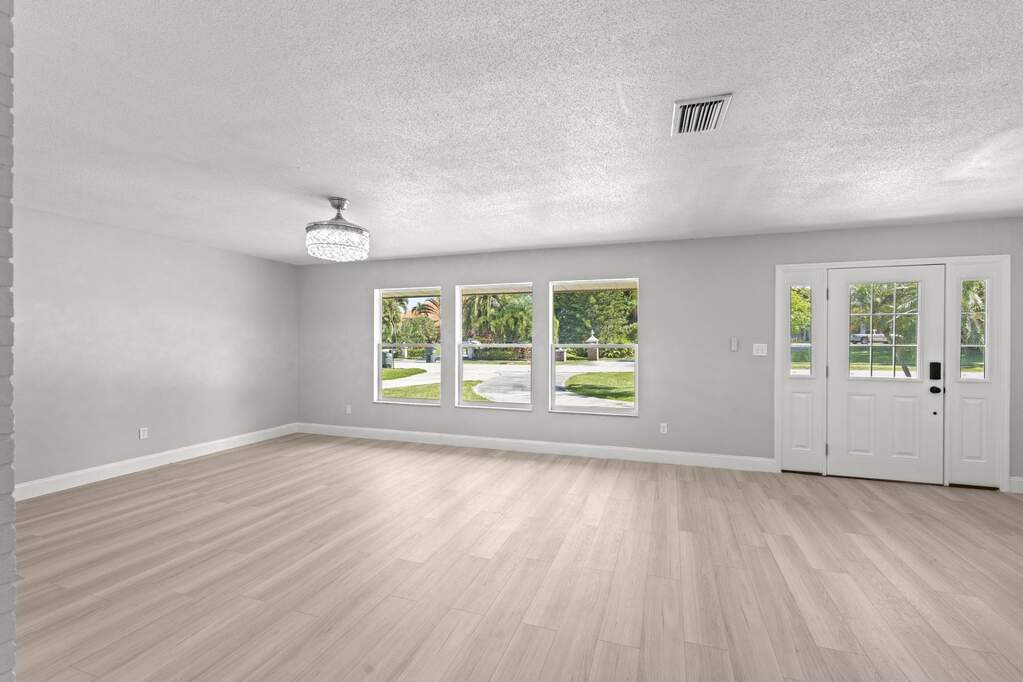4 Bedroom Single Family Home/House's Image 26