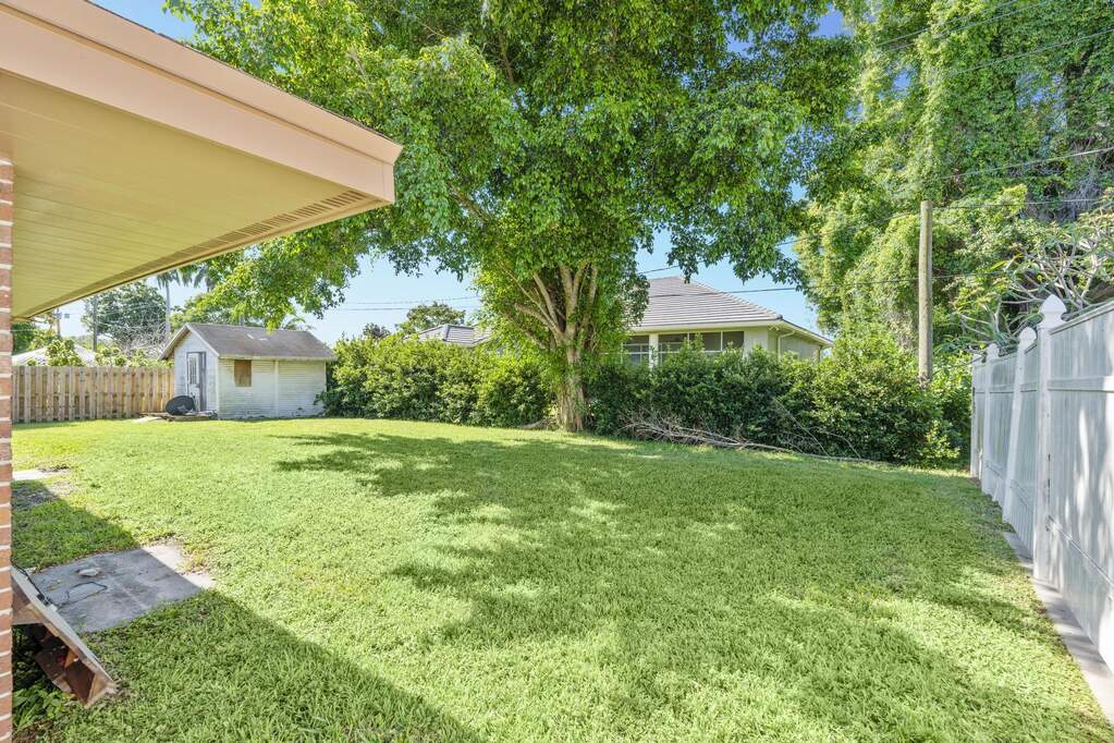4 Bedroom Single Family Home/House's Image 37