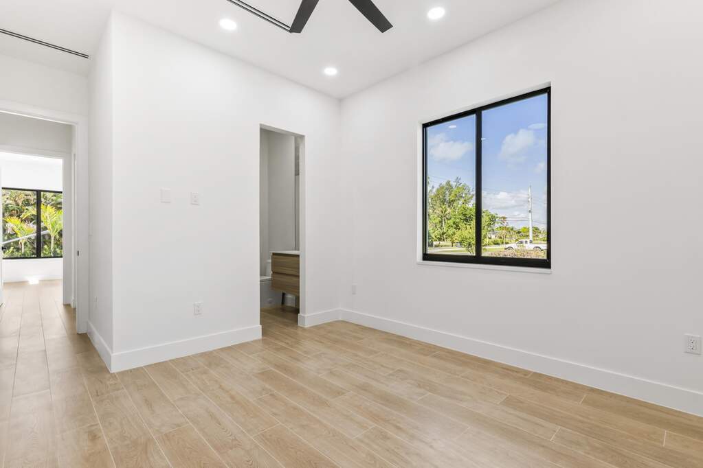 5 Bedroom Single Family Home/House's Image 15