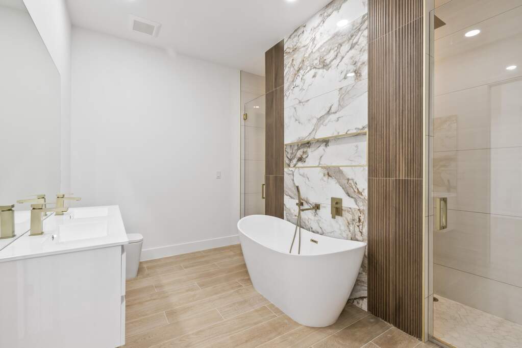 5 Bedroom Single Family Home/House's Image 22