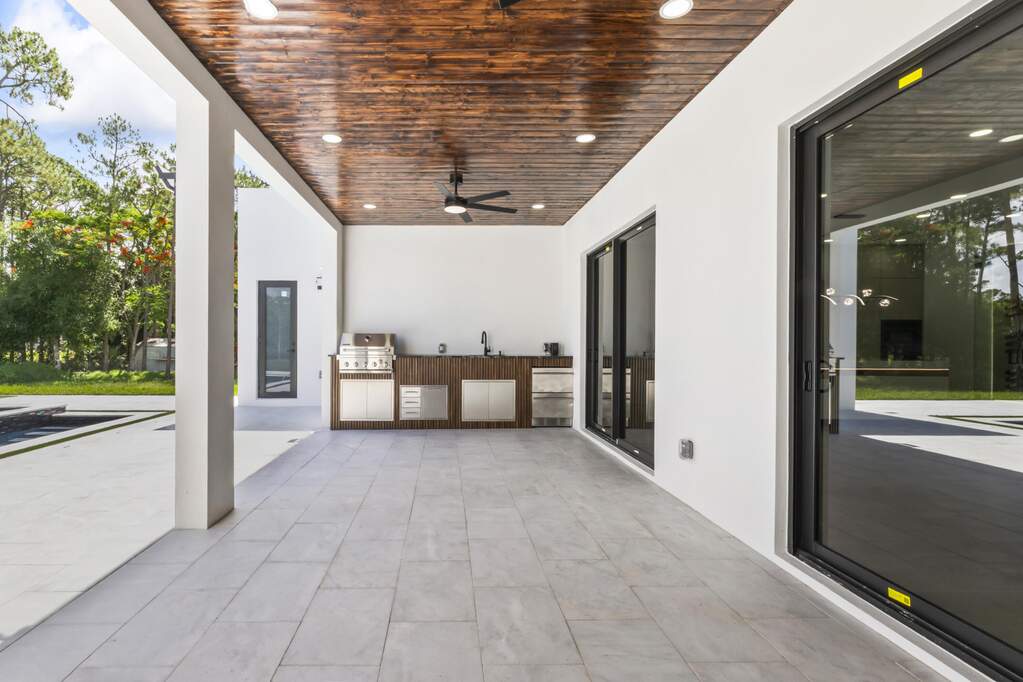 5 Bedroom Single Family Home/House's Image 30
