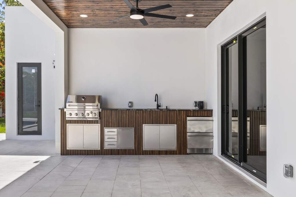 5 Bedroom Single Family Home/House's Image 31
