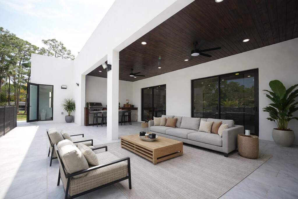 5 Bedroom Single Family Home/House's Image 33
