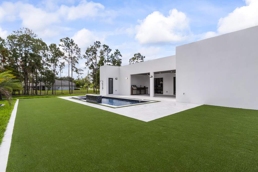 5 Bedroom Single Family Home/House's Image 34
