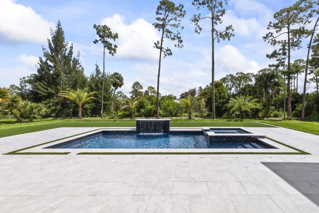 5 Bedroom Single Family Home/House's Image 39