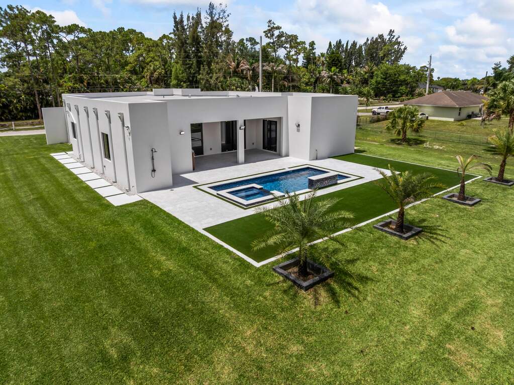 5 Bedroom Single Family Home/House's Image 40