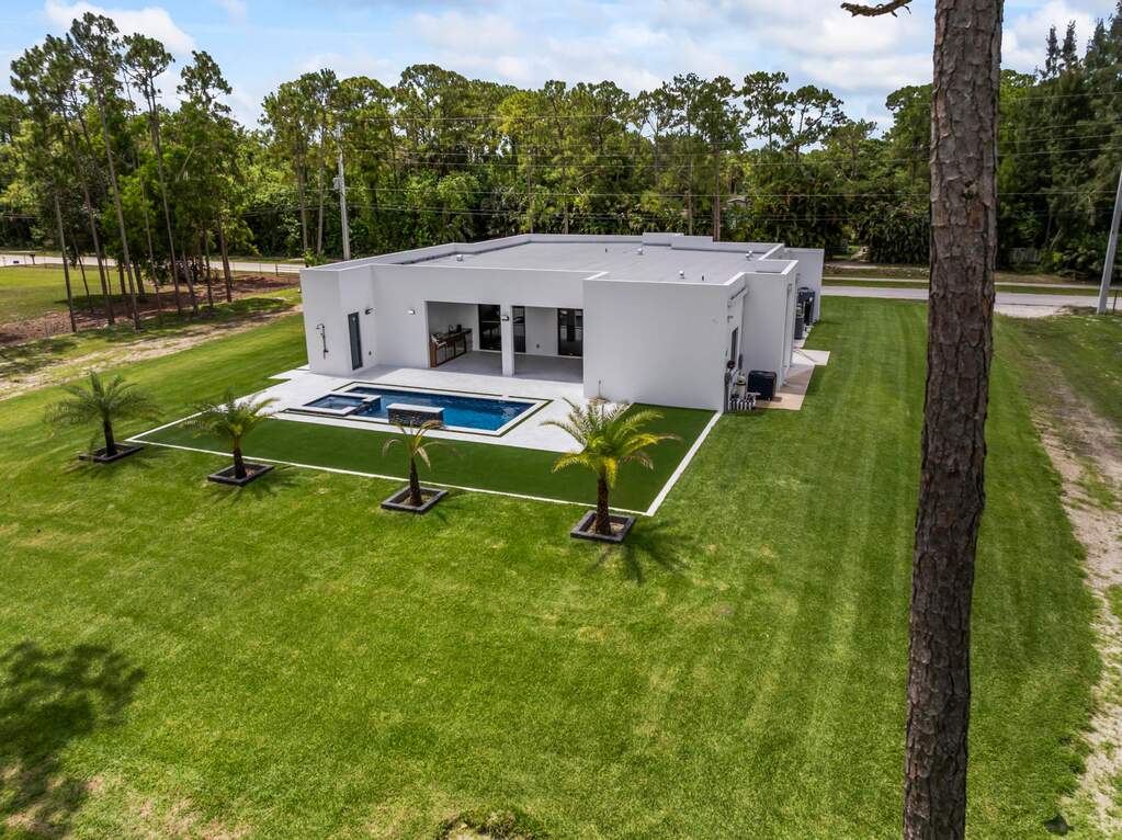 5 Bedroom Single Family Home/House's Image 42