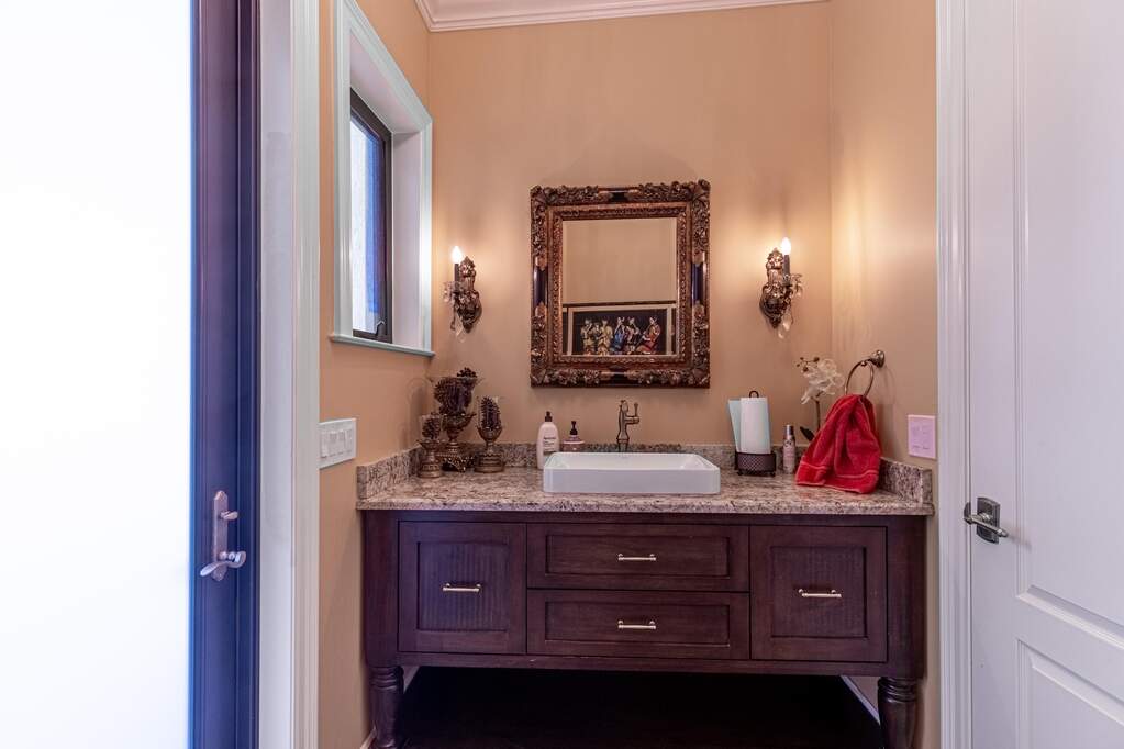 4 Bedroom Single Family Home/House's Image 7