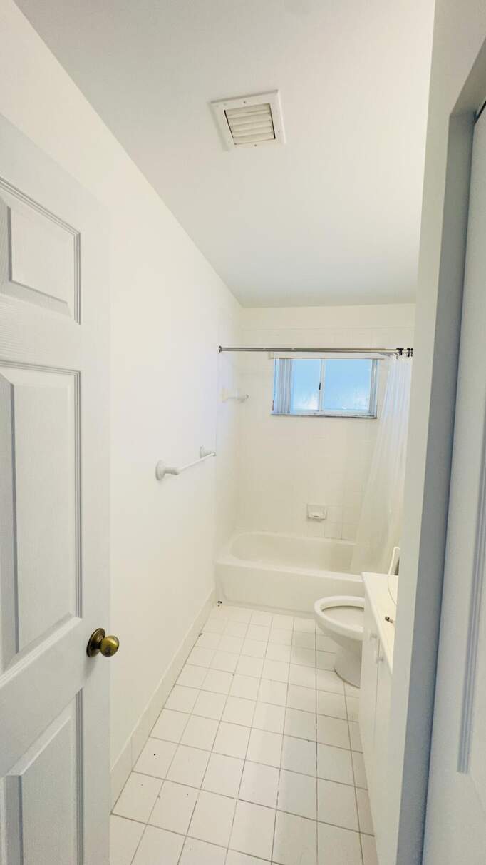 4 Bedroom Single Family Home/House's Image 14