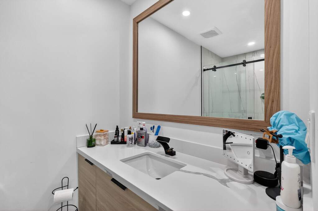 4 Bedroom Single Family Home/House's Image 13